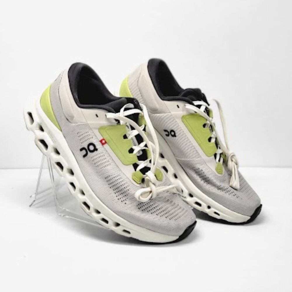 ON RUNNING WOMEN'S cloudstratus 3 running sneakers green Size 7.5 GUC